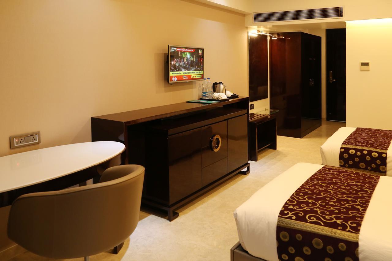 Hotel Atithi Aurangabad  Exterior photo